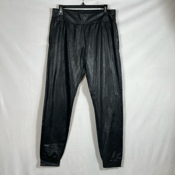 Commando Faux Leather Joggers L NWT Four-Way Stretch Relaxed Fit Black - Picture 4 of 14